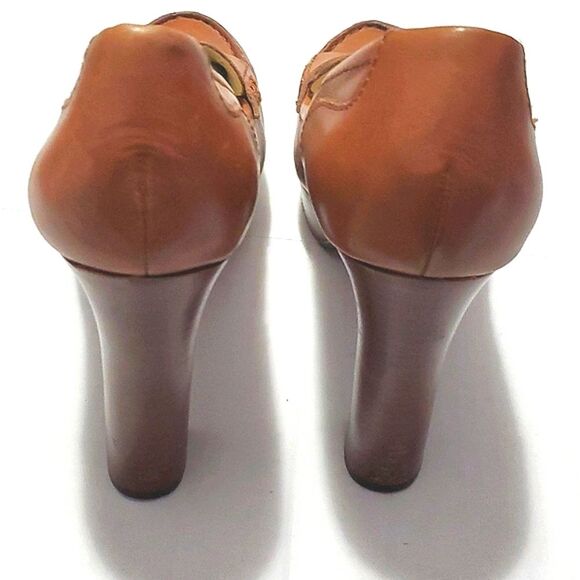 Marc Fisher Keeps Cognac Almond Oxford Classic Platform Heels - Picture 5 of 15